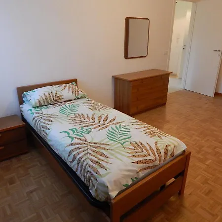 La Casa Del Parco Ferrari Apartman *