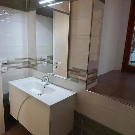 Lägenhet La Casa Del Parco Ferrari Modena