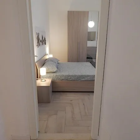 Lägenhet La Casa Del Parco Ferrari *